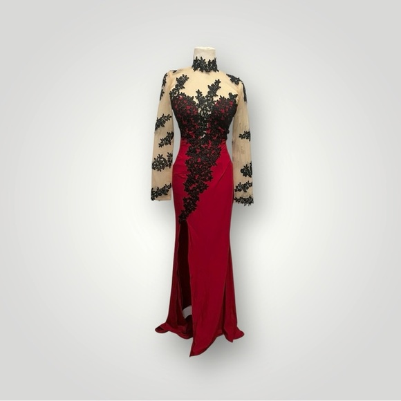 IZIDRESS Red and Black Lace Longsleeve Gown Victorian Goth Style - Picture 1 of 6
